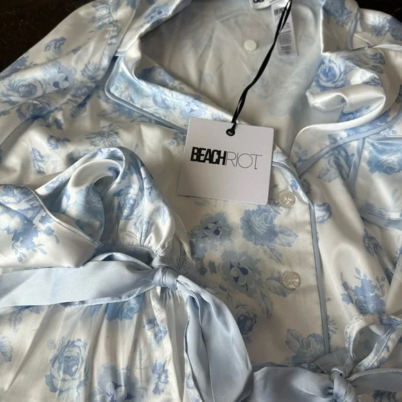 NWT Beach Riot bow sleeves Blue and White floral Pajama Set